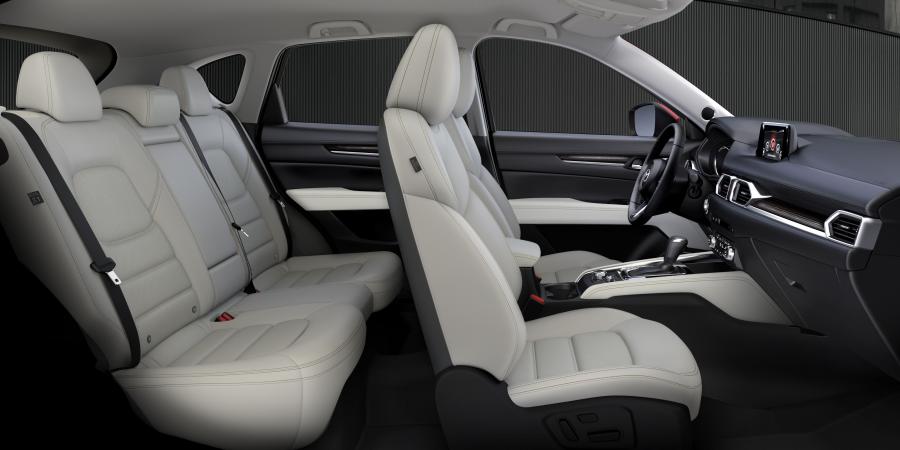 Интерьер Mazda CX-5 2016 года  (фото 35 из 49)